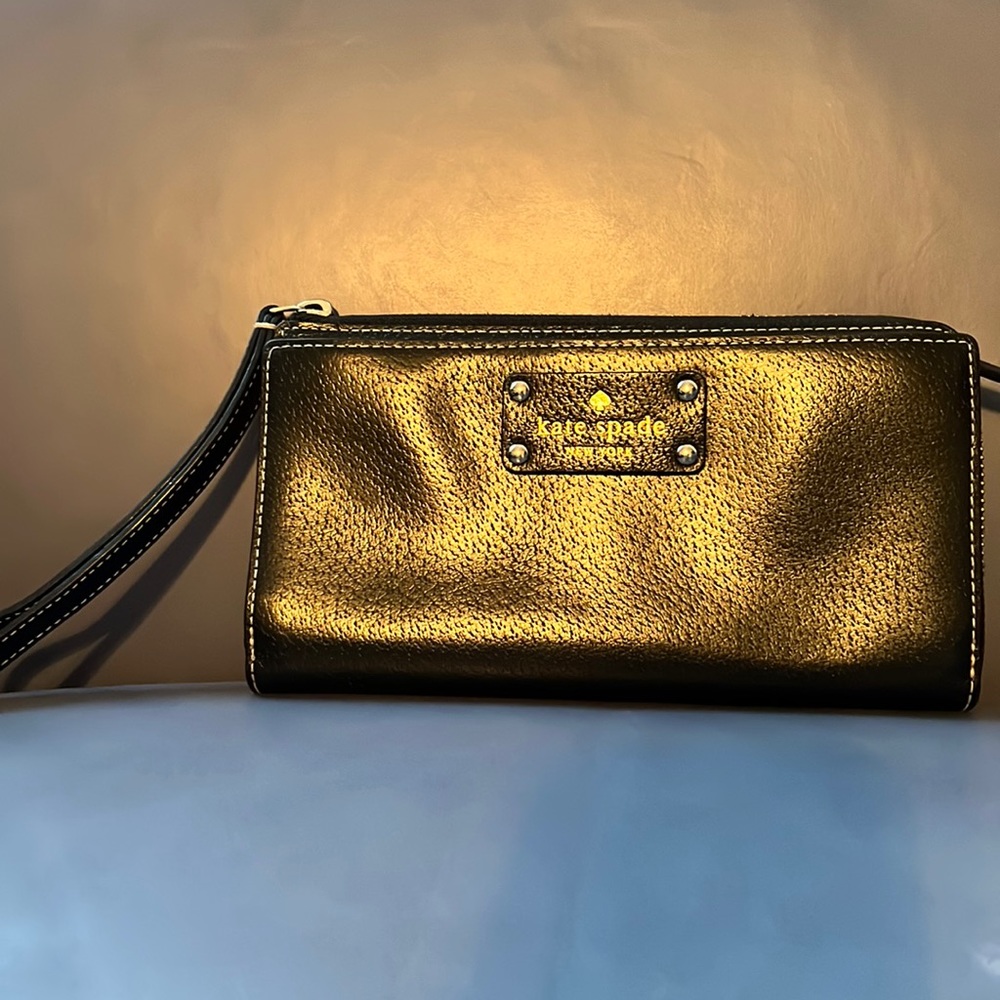 NWOT! Kate spade wristlet wallet